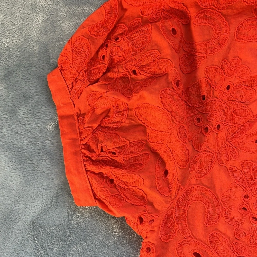 Nicole Miller Eyelet Shortsleeve Women's Top - Picture 3 of 7